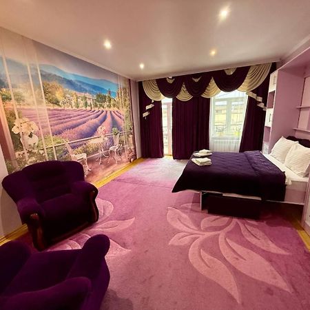 Apartments Provence Чернивци Екстериор снимка