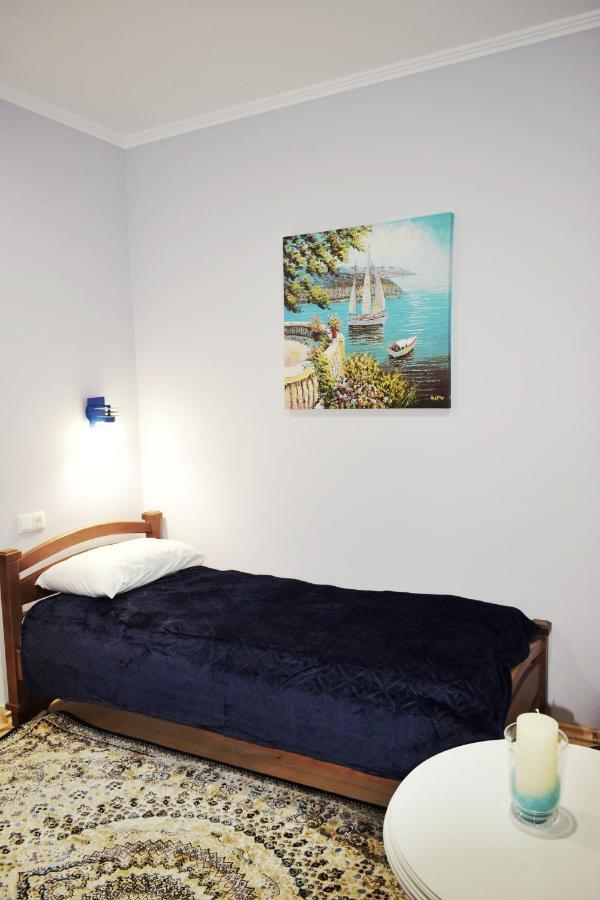 Apartments Provence Чернивци Екстериор снимка